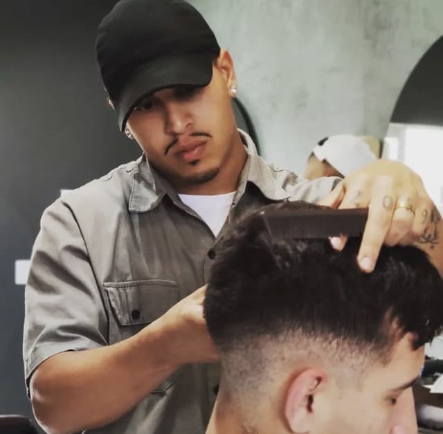 Corte feito na Caliza Barber